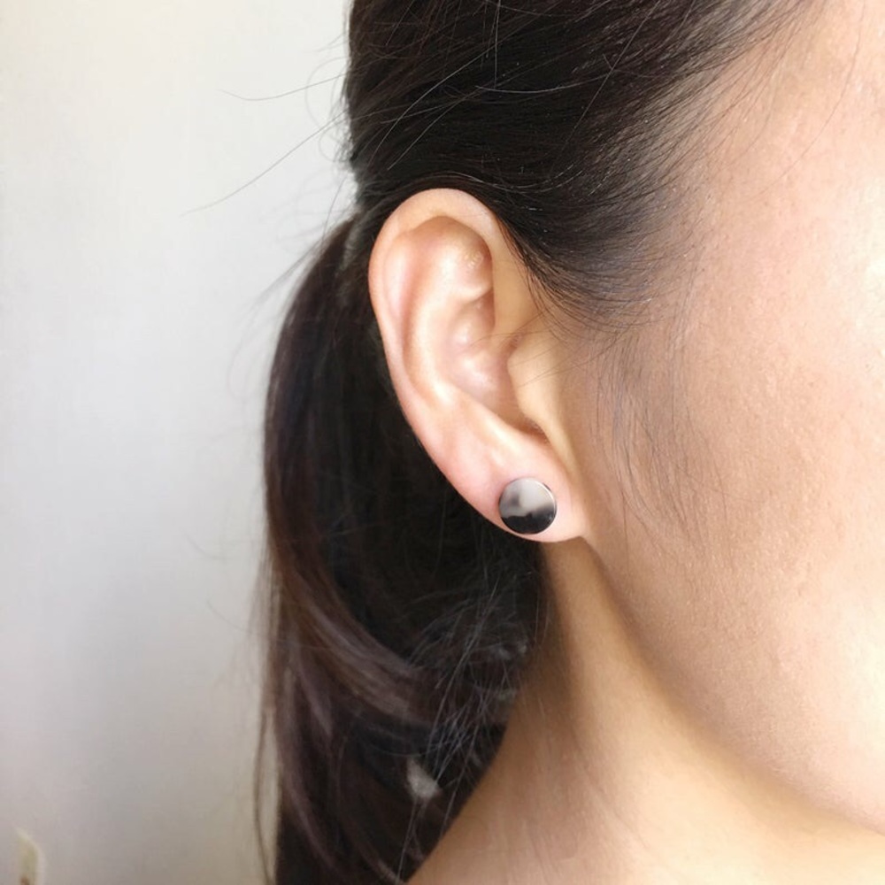 CRAZY SALE Minimalist Tortoise Shell Earrings - Picture 3 of 4